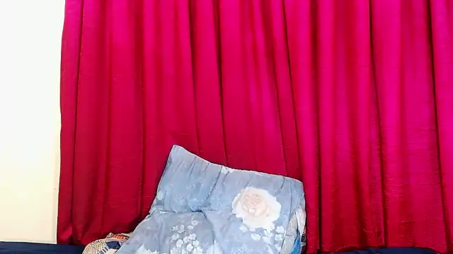 xSpicyQueen8x online show from December 7, 2024, 4:03 pm