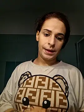 Snapshot of perla97 chatting on October 10, 2025, 10:25 am perla97 online show from October 10, 2025, 10:25 am