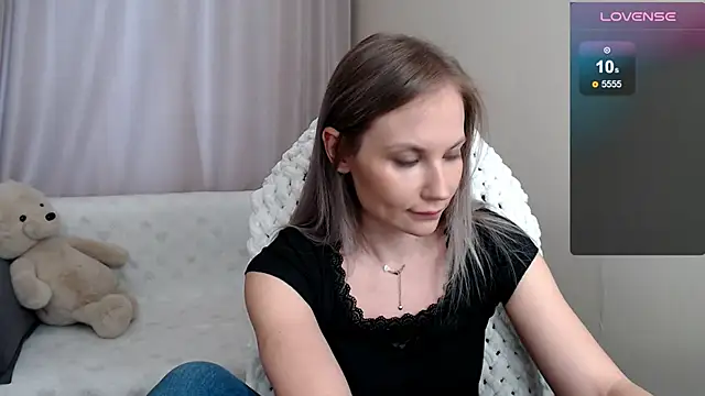 Snapshot of Sunny_bunny6 chatting on May 4, 2026, 5:03 am Sunny bunny6 online show from May 4, 2026, 5:03 am