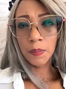 Snapshot of Amaliu_ chatting on February 4, 2025, 3:26 pm Amaliu online show from February 4, 2025, 3:26 pm