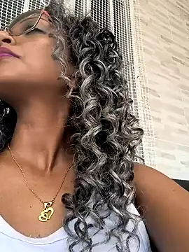 Snapshot of Amaliu_ chatting on February 26, 2025, 7:16 pm Amaliu online show from February 26, 2025, 7:16 pm