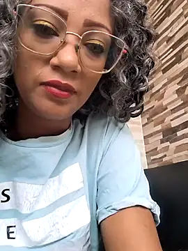 Snapshot of Amaliu_ chatting on February 27, 2025, 4:10 pm Amaliu online show from February 27, 2025, 4:10 pm