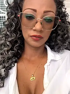 Snapshot of Amaliu_ chatting on February 28, 2025, 3:15 pm Amaliu online show from February 28, 2025, 3:15 pm