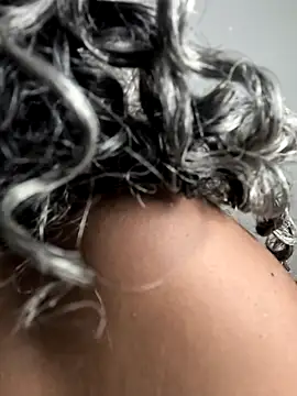 Snapshot of Amaliu_ chatting on March 9, 2025, 5:17 pm Amaliu online show from March 9, 2025, 5:17 pm