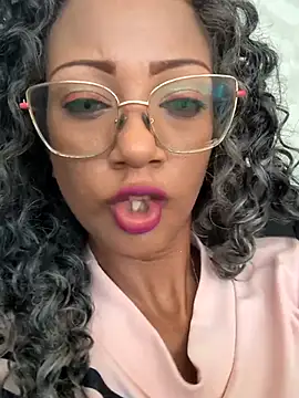 Snapshot of Amaliu_ chatting on March 10, 2025, 8:56 pm Amaliu online show from March 10, 2025, 8:56 pm