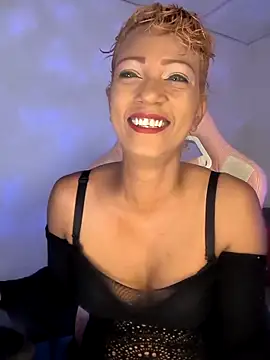 Snapshot of Amaliu_ chatting on September 12, 2025, 3:56 pm Amaliu online show from September 12, 2025, 3:56 pm