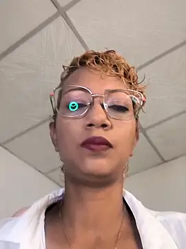 Snapshot of Amaliu_ chatting on October 1, 2025, 2:45 pm Amaliu online show from October 1, 2025, 2:45 pm