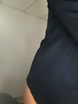 Snapshot of Amaliu_ chatting on October 21, 2025, 1:56 pm Amaliu online show from October 21, 2025, 1:56 pm