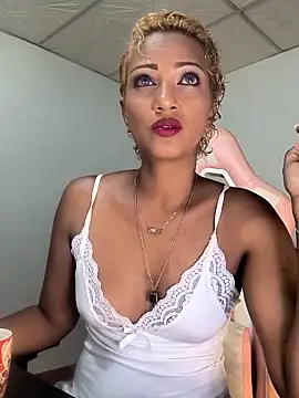 Snapshot of Amaliu_ chatting on November 14, 2025, 2:38 pm Amaliu online show from November 14, 2025, 2:38 pm