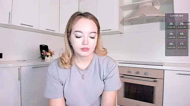 SheenaDollins online show from December 4, 2024, 6:44 am