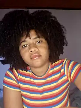 DANIELA MICHEL online show from February 3, 2025, 9:39 pm