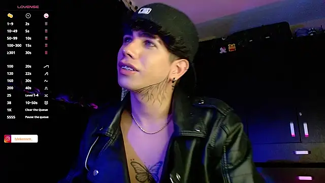 LyleBennett  online show from December 16, 2024, 1:32 pm