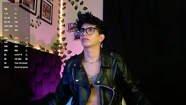 LyleBennett  online show from February 1, 2025, 9:54 am