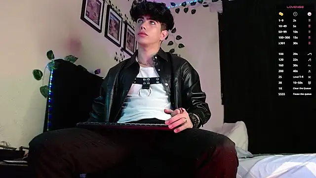 LyleBennett  online show from March 4, 2025, 10:57 am