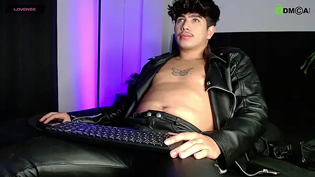 LyleBennett  online show from September 24, 2025, 1:36 pm