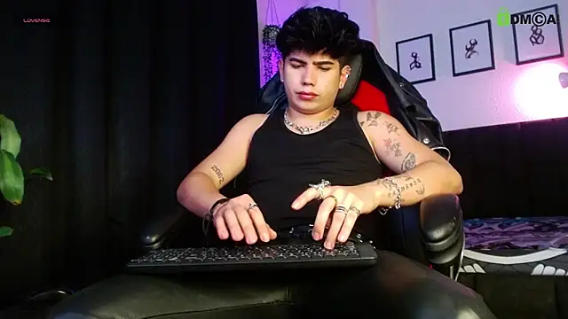 LyleBennett  online show from April 28, 2026, 11:48 am