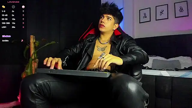 LyleBennett  online show from July 27, 2026, 3:30 pm