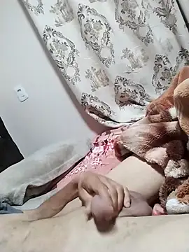 Snapshot of uelytom chatting on December 3, 2025, 9:40 am uelytom online show from December 3, 2025, 9:40 am