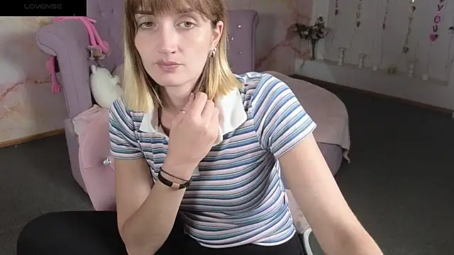 Nika Kitten online show from June 4, 2026, 6:30 am