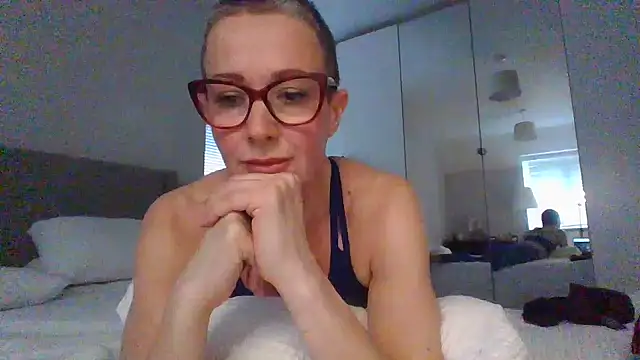 ELEGANT-ARIA36 online show from January 13, 2025, 3:15 pm