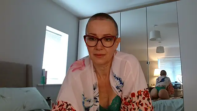 ELEGANT-ARIA36 online show from February 18, 2025, 9:43 am