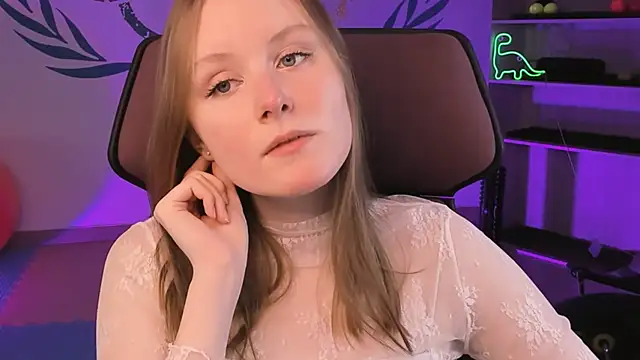 VivienLeeigh online show from February 6, 2025, 7:18 pm