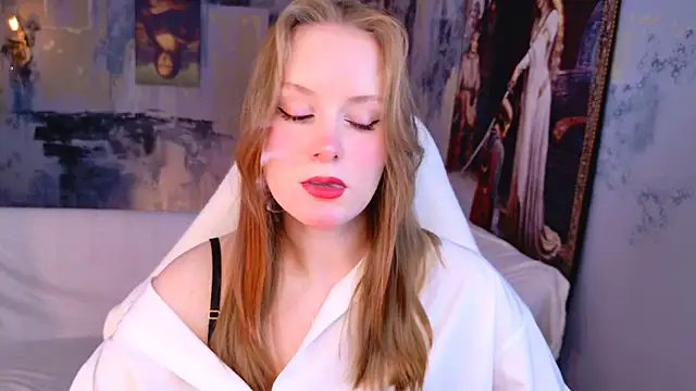 VivienLeeigh online show from March 24, 2026, 5:12 am