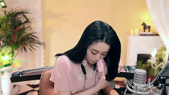 Tian-xin-999 online show from March 5, 2025, 4:13 pm