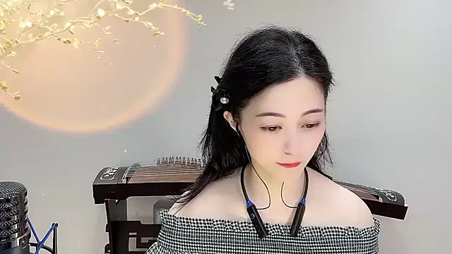 Tian-xin-999 online show from September 14, 2025, 3:44 pm