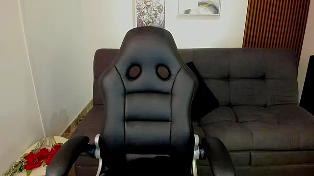 crimson tati  online show from September 10, 2025, 4:23 am