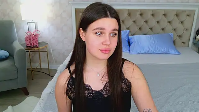 RihannaRose online show from February 8, 2025, 10:51 pm