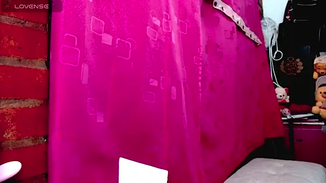 holy juli online show from January 8, 2026, 4:26 am