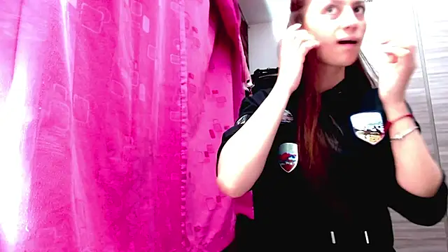 holy juli online show from February 18, 2026, 2:29 am