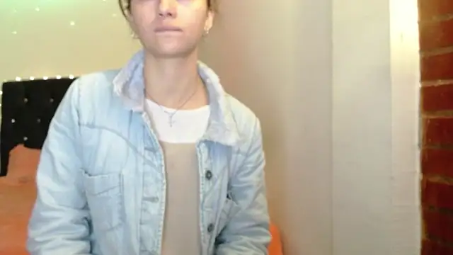 holy juli online show from March 25, 2026, 3:56 am