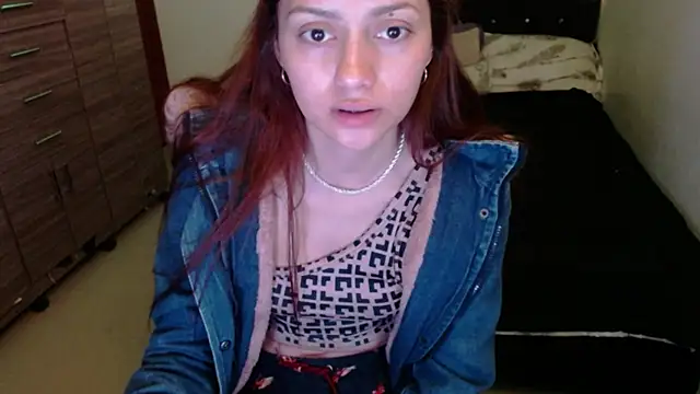 Snapshot of holy_juli chatting on May 27, 2026, 3:36 am holy juli online show from May 27, 2026, 3:36 am