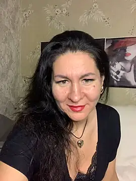 Snapshot of Tina_Moretti chatting on February 12, 2025, 12:05 am Tina Moretti online show from February 12, 2025, 12:05 am