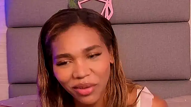 Lily Miiller online show from November 7, 2025, 7:47 pm