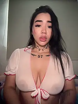 Nickiiiii online show from September 12, 2025, 8:42 pm