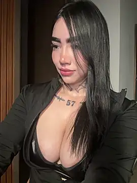 Nickiiiii online show from March 3, 2026, 4:51 am