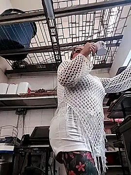 EMILY ROUSSE71 online show from September 29, 2025, 9:08 pm