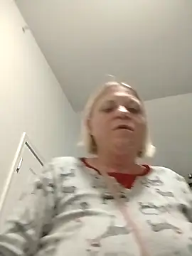 Playmate86 online show from December 14, 2024, 4:45 am