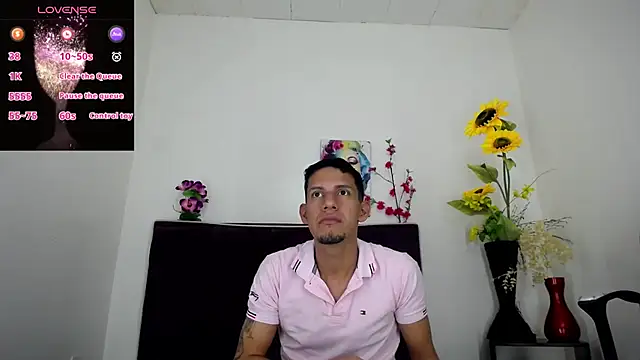 Snapshot of kevin__fox_ chatting on February 24, 2025, 7:19 pm kevin fox online show from February 24, 2025, 7:19 pm