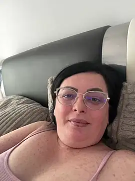 Snapshot of Amandamuller1982 chatting on December 20, 2024, 10:49 am Amandamuller1982 online show from December 20, 2024, 10:49 am