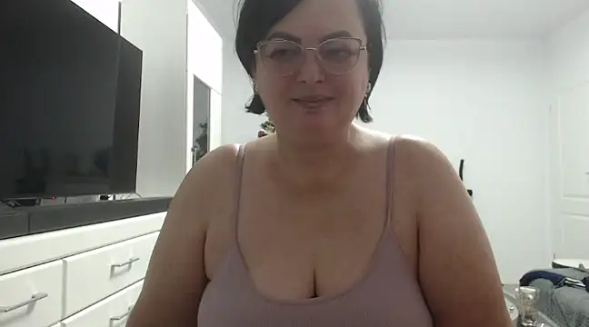 Snapshot of Amandamuller1982 chatting on December 23, 2024, 2:13 am Amandamuller1982 online show from December 23, 2024, 2:13 am