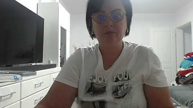 Snapshot of Amandamuller1982 chatting on September 20, 2025, 12:33 am Amandamuller1982 online show from September 20, 2025, 12:33 am