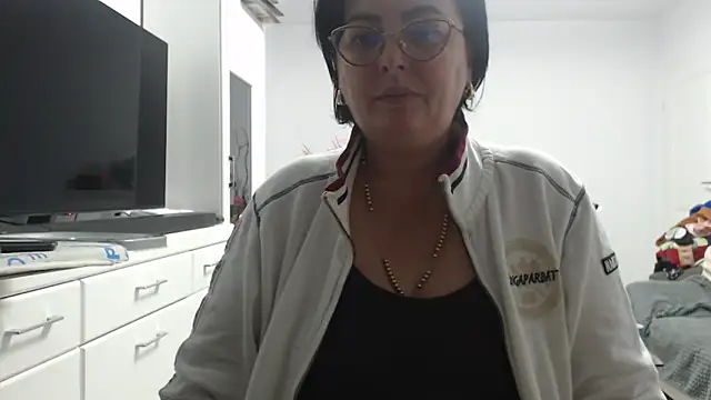 Amandamuller1982 online show from November 7, 2025, 11:49 pm