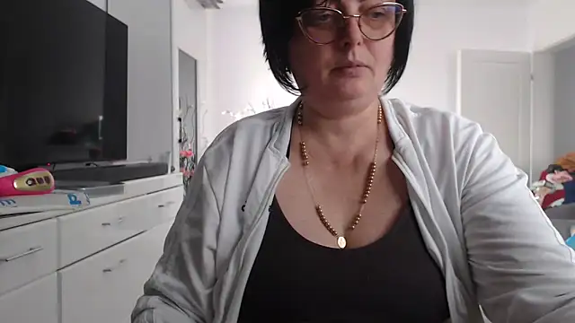 Amandamuller1982 online show from November 21, 2025, 8:57 am