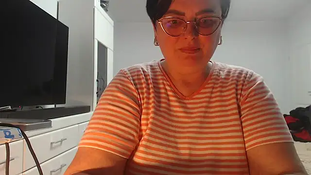 Amandamuller1982 online show from March 30, 2026, 8:43 pm