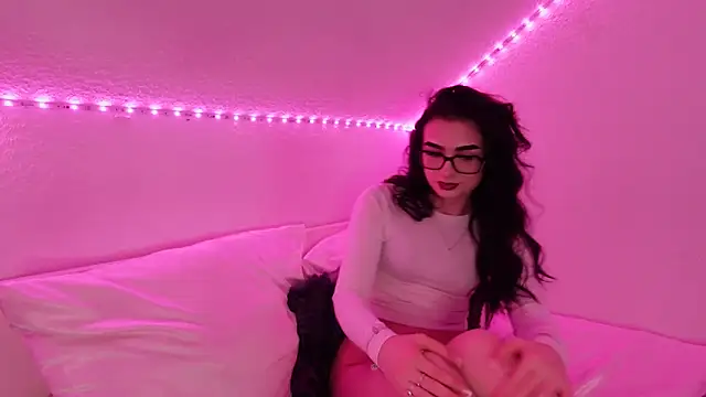 AdelinaAlia online show from November 27, 2025, 8:33 pm