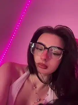 Snapshot of AdelinaAlia chatting on May 16, 2026, 7:45 pm AdelinaAlia online show from May 16, 2026, 7:45 pm